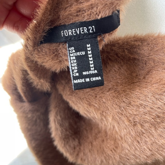 Forever21 brown cropped fuzzy reversible sweatshirt plush twist back sweater - Picture 4 of 4